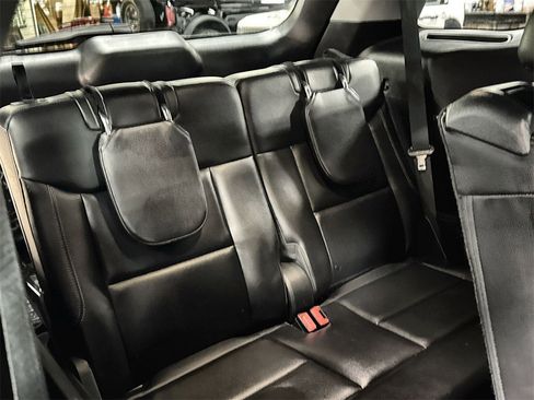 Used 2022 Ford Explorer Limited image 30