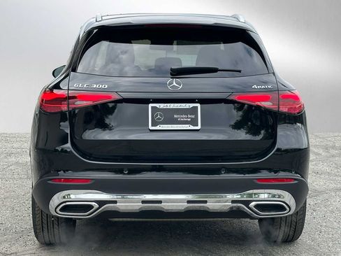 Used 2025 Mercedes-Benz GLC 300 4MATIC image 5