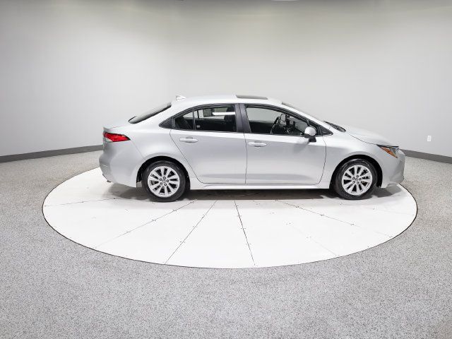 Used 2024 Toyota Corolla LE w/ LE Premium Package FWD image 5