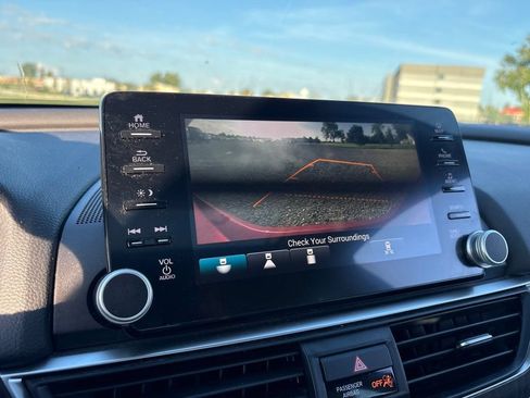 Used 2018 Honda Accord Touring image 23