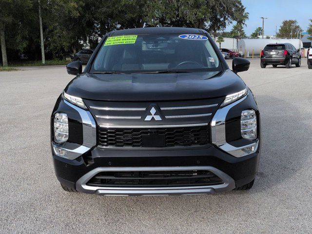 Used 2025 Mitsubishi Outlander SE FWD image 9