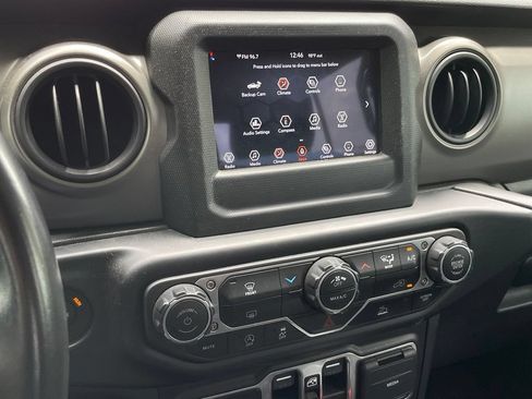 Used 2022 Jeep Gladiator Sport AWD/4WD image 15