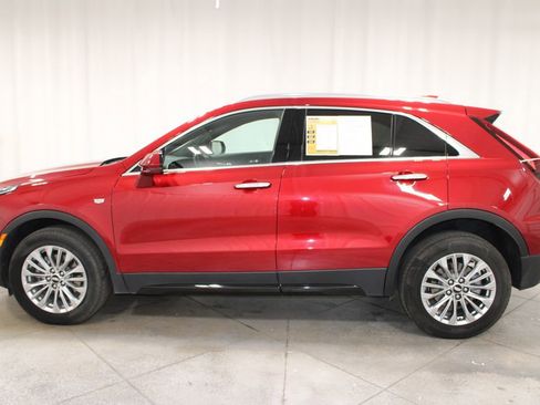 Used 2024 Cadillac XT4 Premium Luxury image 6