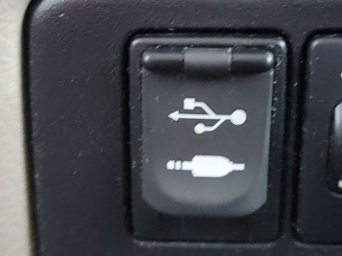 Used 2015 Toyota Sienna XLE FWD image 25