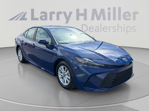 Used 2026 Toyota Camry LE FWD image 7
