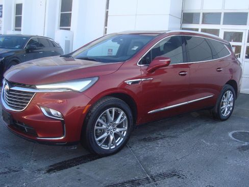 Used 2023 Buick Enclave Essence w/ Experience Buick Package image 1