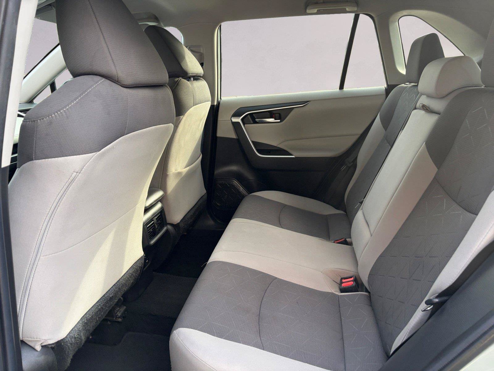 Used 2021 Toyota RAV4 XLE FWD image 13