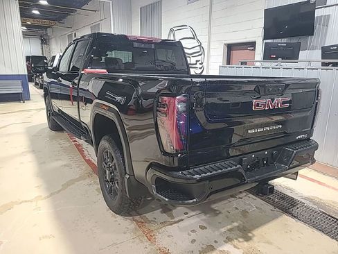 Used 2024 GMC Sierra 2500 AT4 w/ AT4 Premium Plus Package image 7