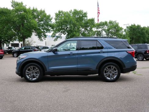Used 2026 Ford Explorer Active w/ Active Comfort Package AWD/4WD image 4
