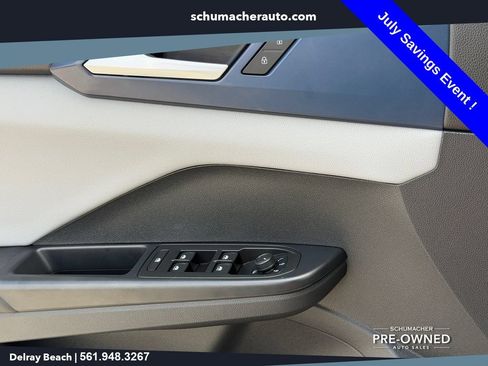 Used 2023 Volkswagen Taos SE w/ Panoramic Sunroof Package FWD image 28