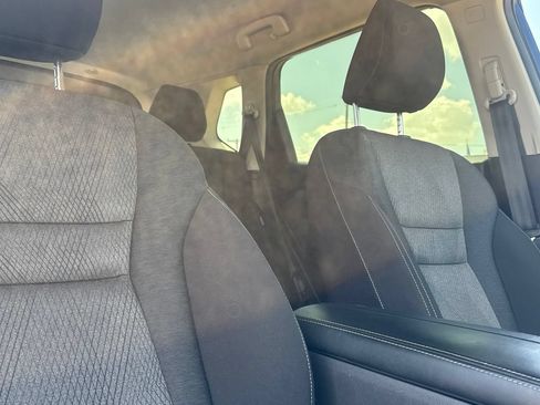 Used 2025 Nissan Rogue SV FWD image 29