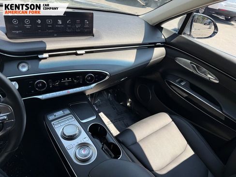 Used 2025 Genesis GV70 2.5T image 25