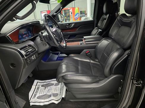 Used 2023 Lincoln Navigator L Reserve AWD/4WD image 19