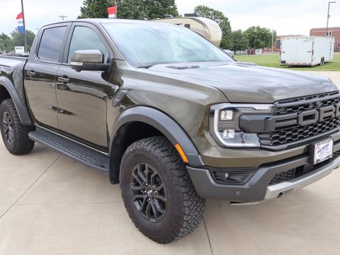 Used 2025 Ford Ranger Raptor AWD/4WD image 3