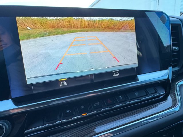 Used 2024 Chevrolet Silverado 1500 LT RWD image 9