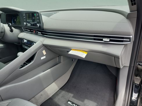 New 2026 Hyundai Elantra Sport FWD image 19