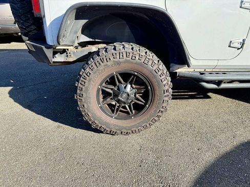 Used 2012 Jeep Wrangler Unlimited Sahara AWD/4WD image 26