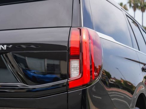 Used 2025 Ford Expedition Active RWD image 7