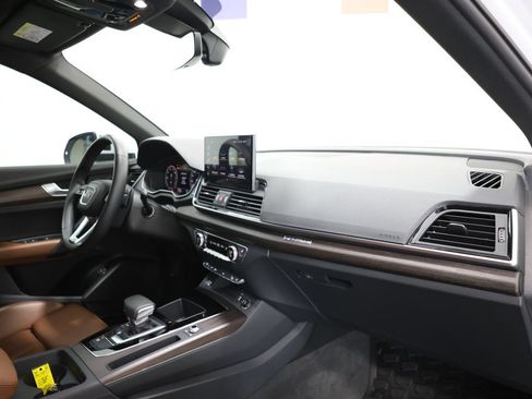Certified 2024 Audi Q5 e Premium w/ Convenience Package AWD/4WD image 23