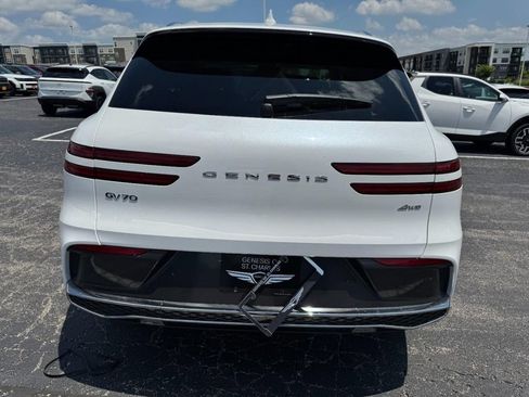 Used 2026 Genesis GV70 2.5T Select AWD/4WD image 4
