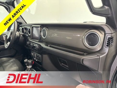 Used 2023 Jeep Wrangler Sahara image 16