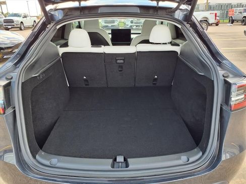 Used 2025 Tesla Model Y Long Range RWD image 30