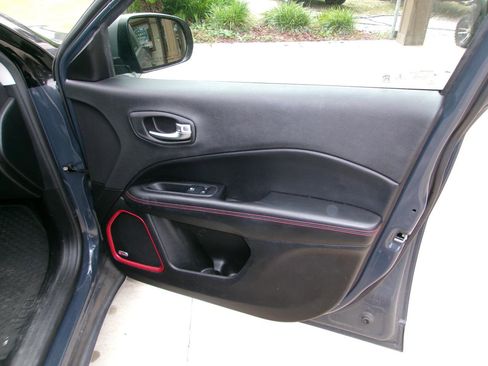 Used 2018 Jeep Compass Trailhawk w/ Navigation Group image 15