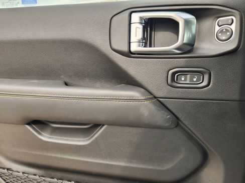 New 2026 Jeep Gladiator Sport image 18