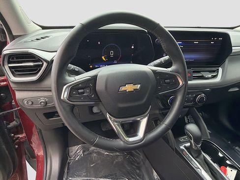 Used 2024 Chevrolet TrailBlazer LT w/ LT Cold Weather Package AWD/4WD image 11