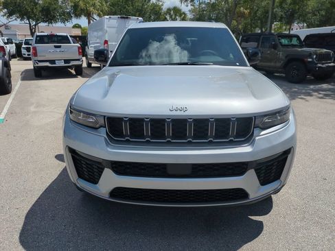 New 2026 Jeep Grand Cherokee Limited RWD image 3