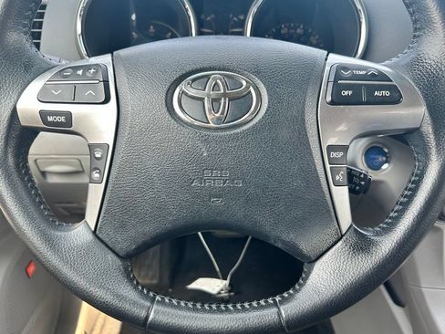 Used 2012 Toyota Highlander Limited AWD/4WD image 23
