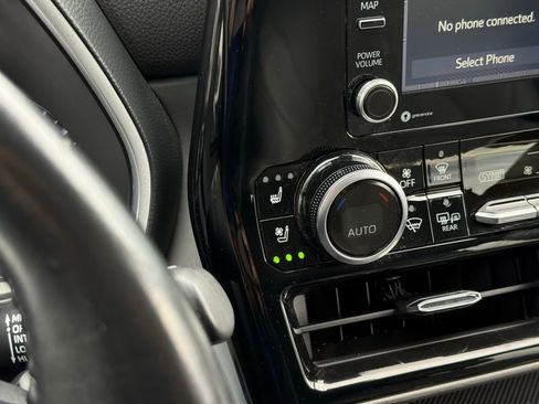 Used 2022 Toyota Highlander Limited AWD/4WD image 7