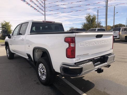 Used 2024 Chevrolet Silverado 2500 LT w/ Convenience Package image 4