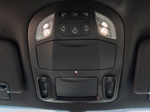 Used 2023 Chrysler Pacifica Limited w/ S Appearance Package AWD/4WD image 16