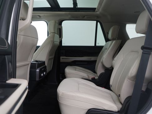 Used 2021 Ford Expedition Platinum image 23