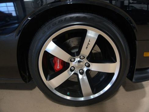 Used 2014 Dodge Challenger SRT8 w/ Harman/Kardon Audio Group image 33