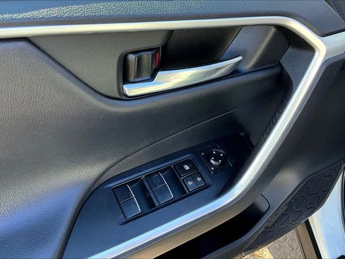 Certified 2021 Toyota RAV4 XSE AWD/4WD image 32