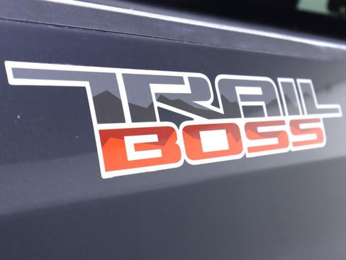 Used 2020 Chevrolet Silverado 1500 Custom Trail Boss image 37