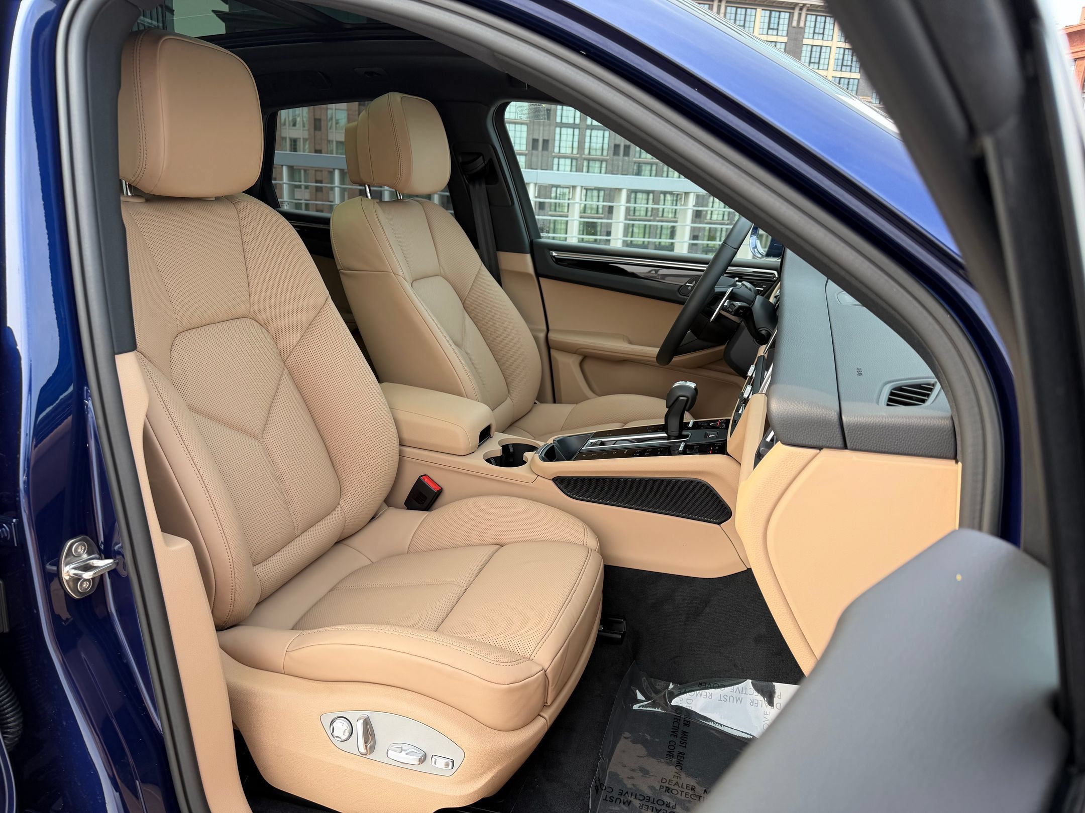 Used 2026 Porsche Macan AWD/4WD image 21
