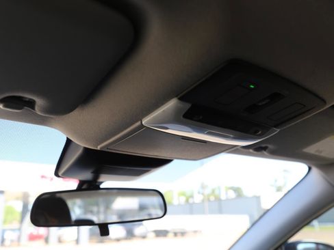 Used 2025 Nissan Sentra SR w/ SR Premium Package image 18