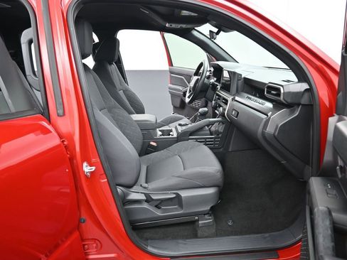 Certified 2024 Toyota Tacoma SR5 AWD/4WD image 31