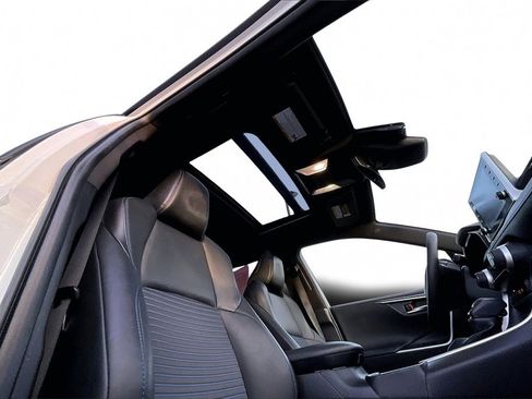 Used 2022 Toyota RAV4 XSE image 26