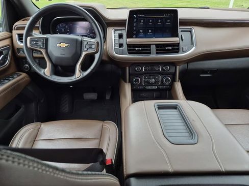 Used 2023 Chevrolet Suburban High Country AWD/4WD image 33