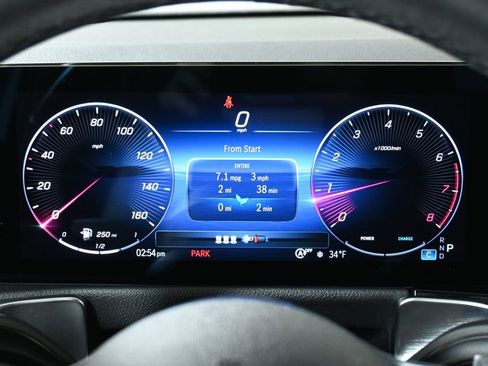 Used 2025 Mercedes-Benz GLB 250 4MATIC image 19