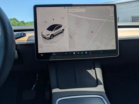 Used 2023 Tesla Model Y Long Range AWD/4WD image 19