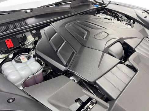 Used 2024 Porsche Cayenne Coupe image 76