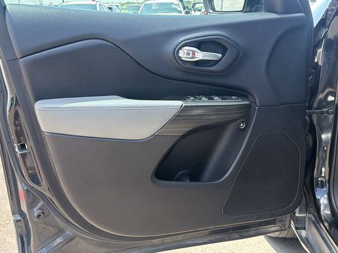 Used 2014 Jeep Cherokee Limited FWD image 9