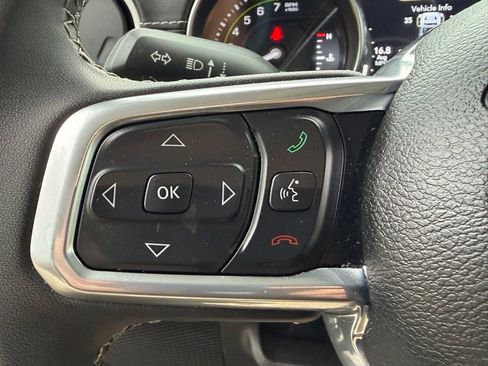 Used 2023 Jeep Wrangler Unlimited Sahara image 23