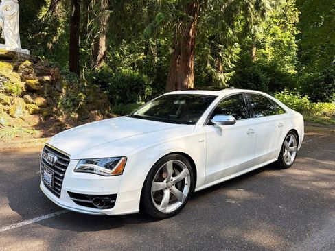 Used 2014 Audi S8 AWD/4WD image 2