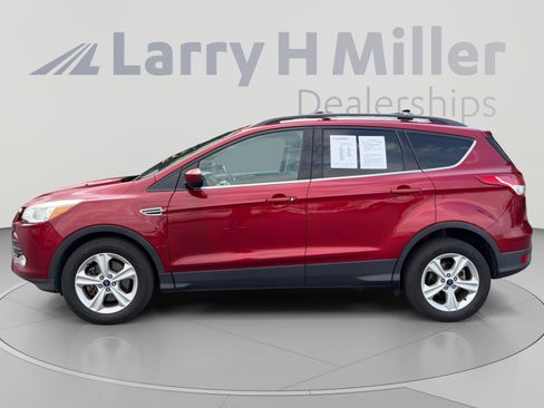 Used 2015 Ford Escape SE w/ Equipment Group 201A AWD/4WD image 2